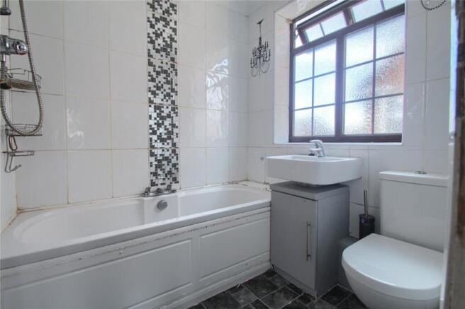 3 bed Semi-Detached for sale Image 12