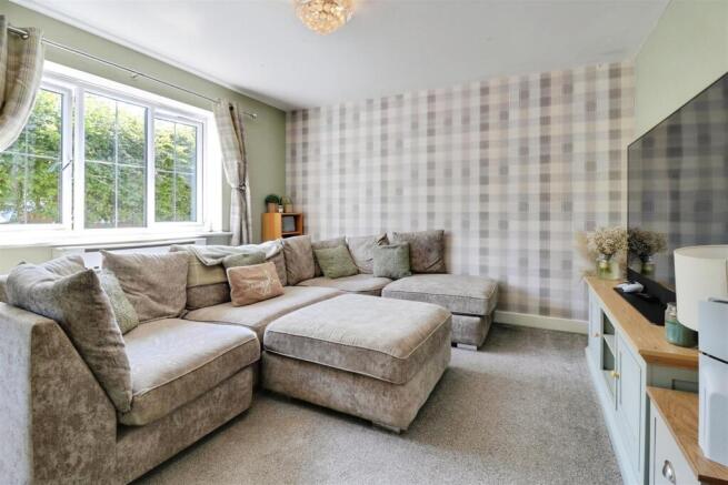 Selbourne Close, Alsager photo 4