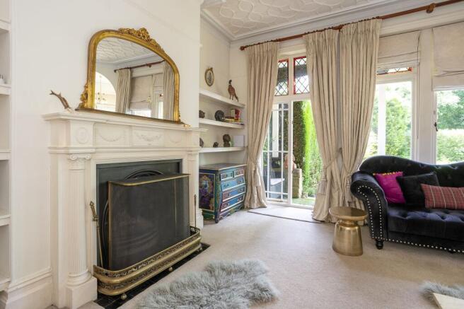 2 bed Flat for sale Image 7