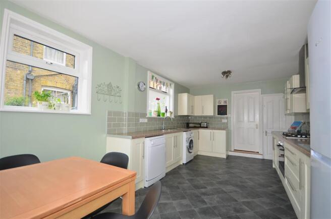 Kitchen/ Breakfast Room