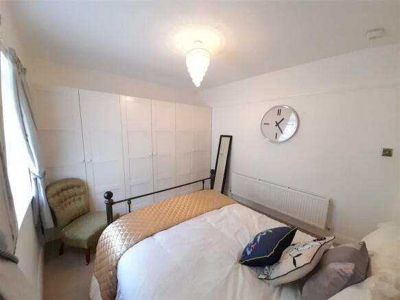Bedroom 2a.jpg