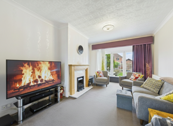 CAM05477G0-PR0018-STILL009 (no christmas decs)