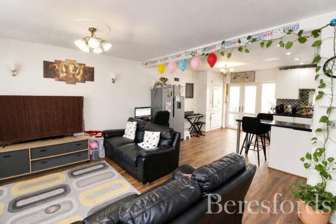 Lounge/Kitchen