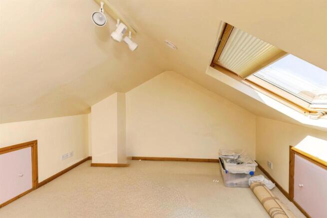 3 bed Semi-Detached for sale Image 10