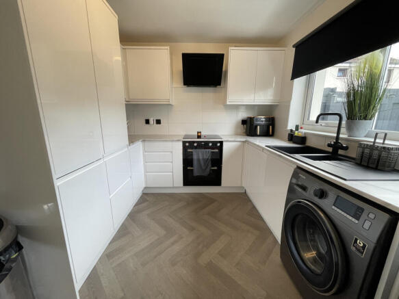 Kitchen a.JPG