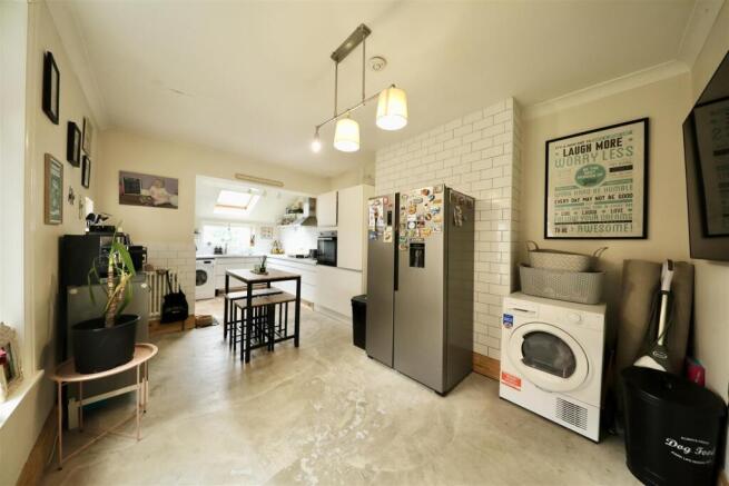 3 bed Terraced for sale Image 11
