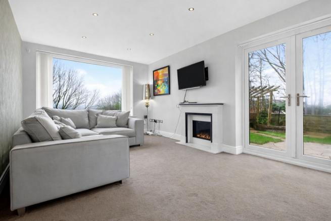 4 bed Detached for sale Image 4