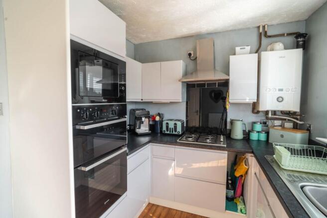 2 bed Semi-Detached for sale Image 6