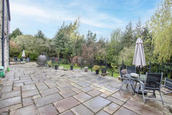 Patio3.jpg