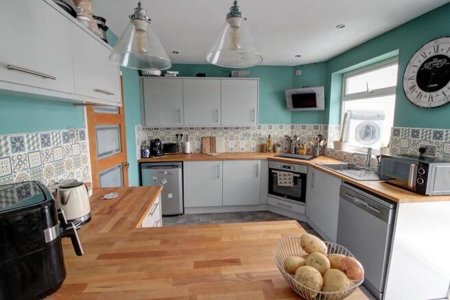 6. Fitted Kitchen