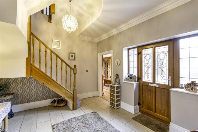 4 bed Detached for sale Image 4