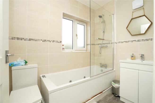 4 bed Semi-Detached for sale Image 8