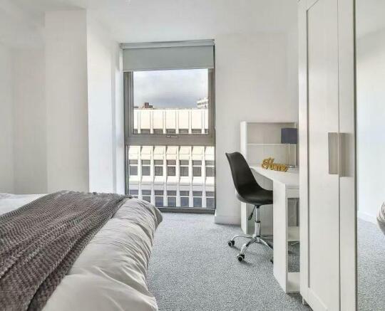 3 bed Apartment to rent Image 8
