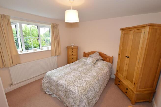 2 bed Detached Bungalow for sale Image 4