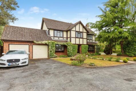 Cedar Way, Ferndown