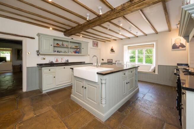 5 bed Country House for sale Image 8