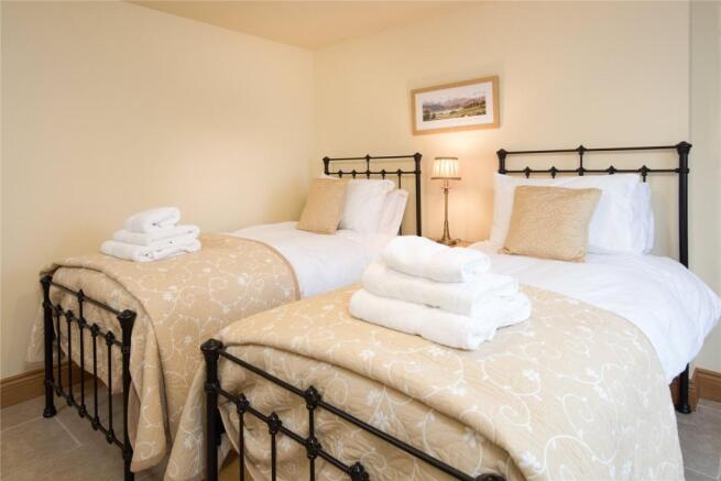 Bedroom 2 (Pic 3)