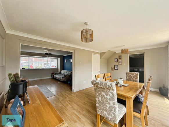 3 bed Semi-Detached for sale Image 4