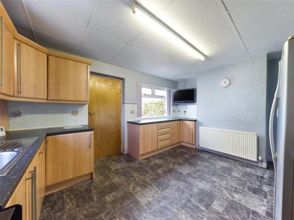 2 bed End of Terrace to rent Image 5