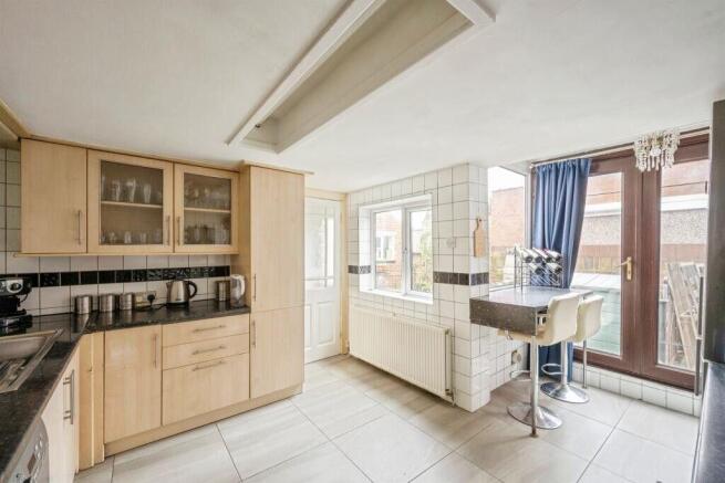 2 bed Detached for sale Image 6