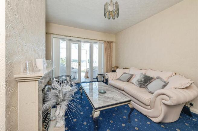 2 bed Semi-Detached Bungalow for sale Image 4