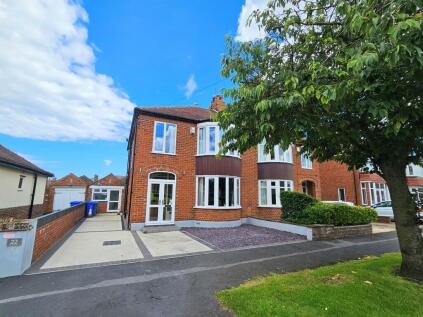 Fourth Avenue, Bridlington