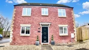 7, Field Close, Blackwood NP12 2PD