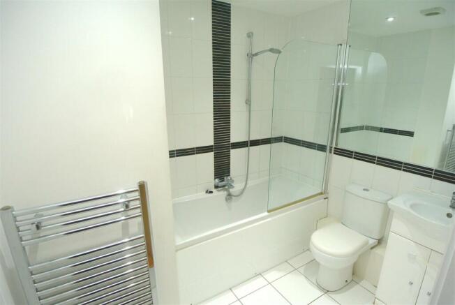Bathroom AP.JPG