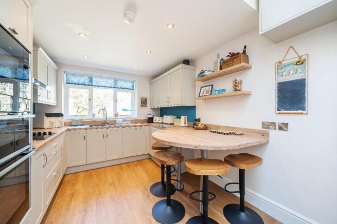 4 bed Detached for sale Image 5