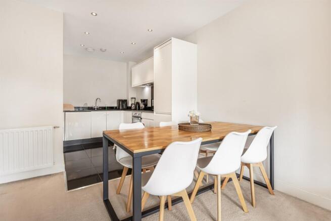 Apartment in Fisher Close - More
