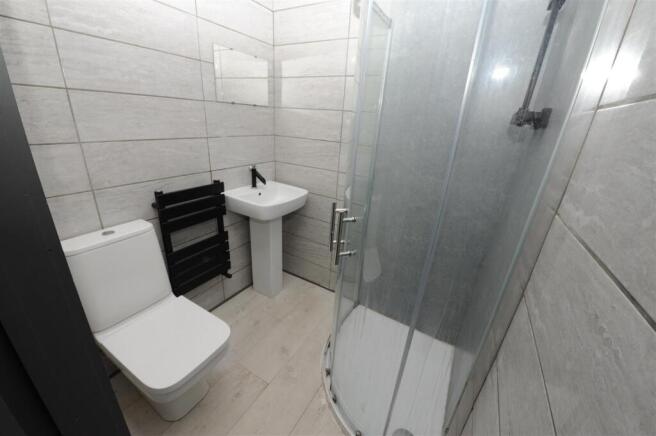 4 bed Detached for sale Image 5
