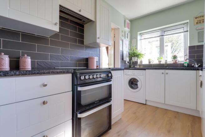 4 bed Semi-Detached for sale Image 6
