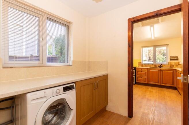 Heol Dewi, Bangor, Gwynedd, LL57 photo 4