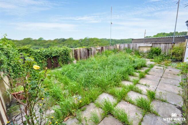 Best rear garden photo.jpg