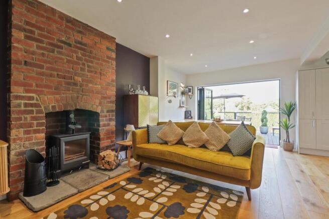 3 bed House for sale Image 5