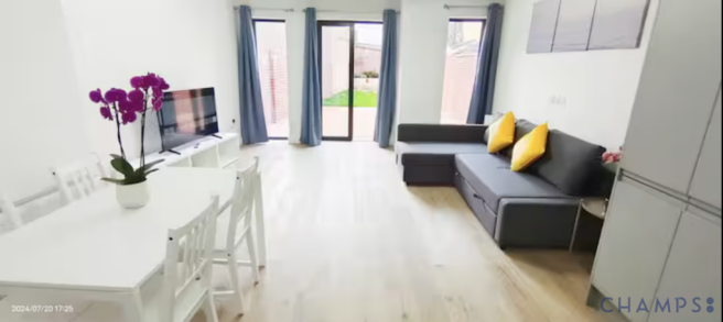 2 Bedroom Duplex Apartment ¿ Crystal Apartment,