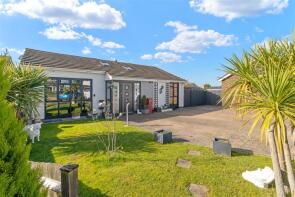 8 Karall, Drockmill Close, Polegate BN26 6LX