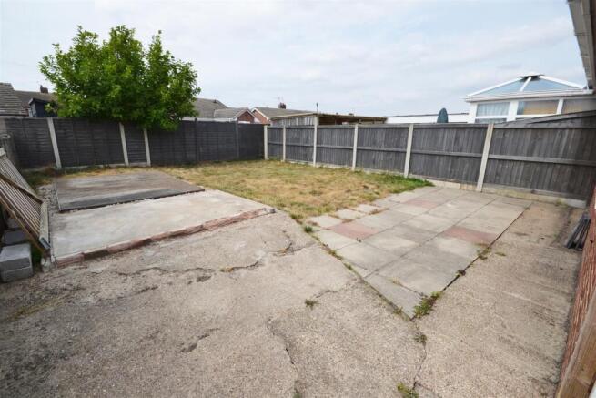 2 bed Semi-Detached Bungalow for sale Image 8