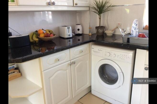 Bright Kitchen, Juicer, Blender, Toaster Ets