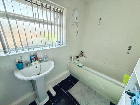 3 bed Terraced for sale Image 8