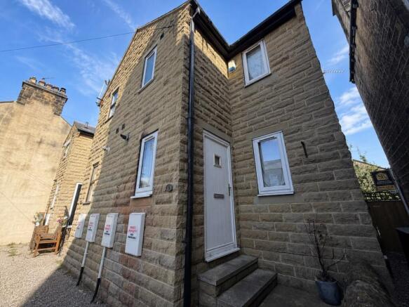 2 bed House to rent in menston