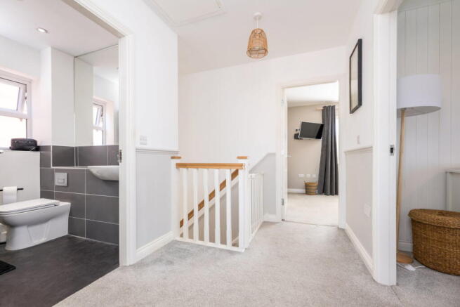 4 bed Detached for sale Image 12