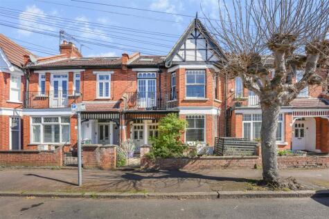 Oxford Avenue, Wimbledon Chase