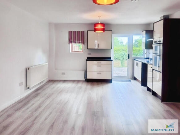 04933b2f-Kitchen2