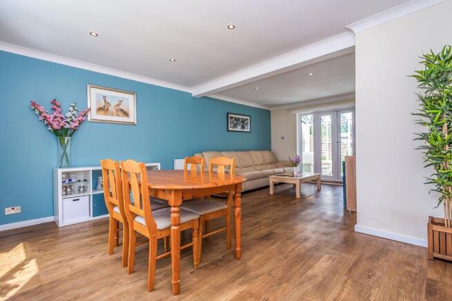 Lounge/Dining Room