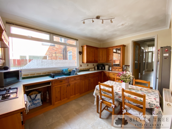 3 bed Terraced for sale Image 4