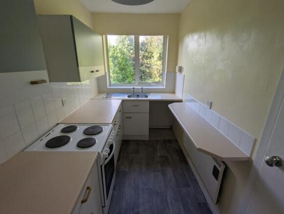 69 Baguley Crescent, Middleton, Manchester, Greater Manchester M24 4QT photo 5