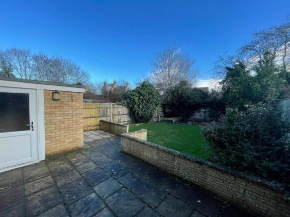 rear garden 2.jpg