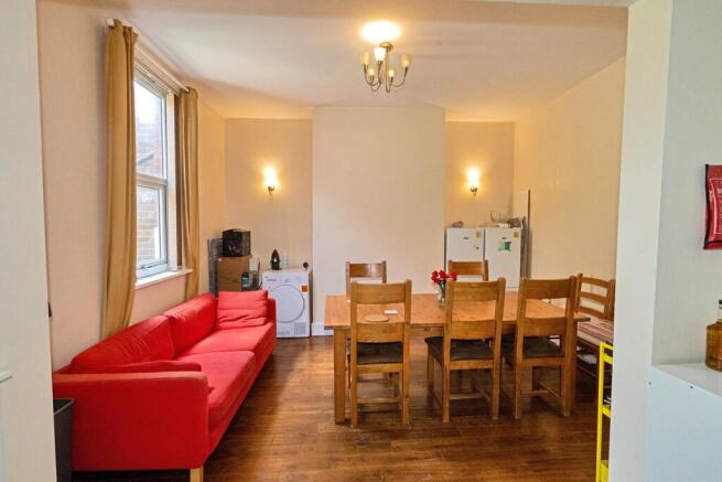 5 bed Terraced for sale Image 9