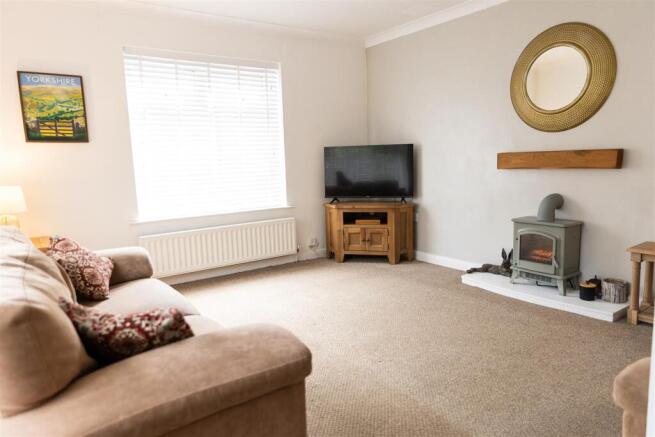 4 bed Detached Bungalow for sale Image 4